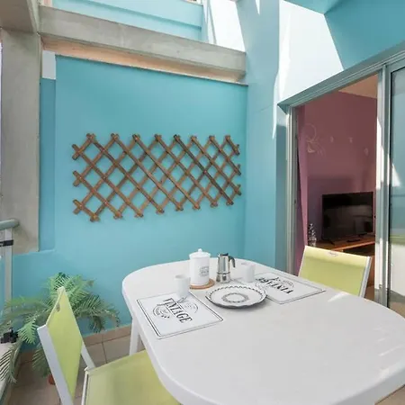 Vicino Al Porto Confortevole Wi-fi Aria Condizionata アパート モロ・デル・ハブレ