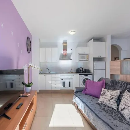 Vicino Al Porto Confortevole Wi-fi Aria Condizionata Appartamento